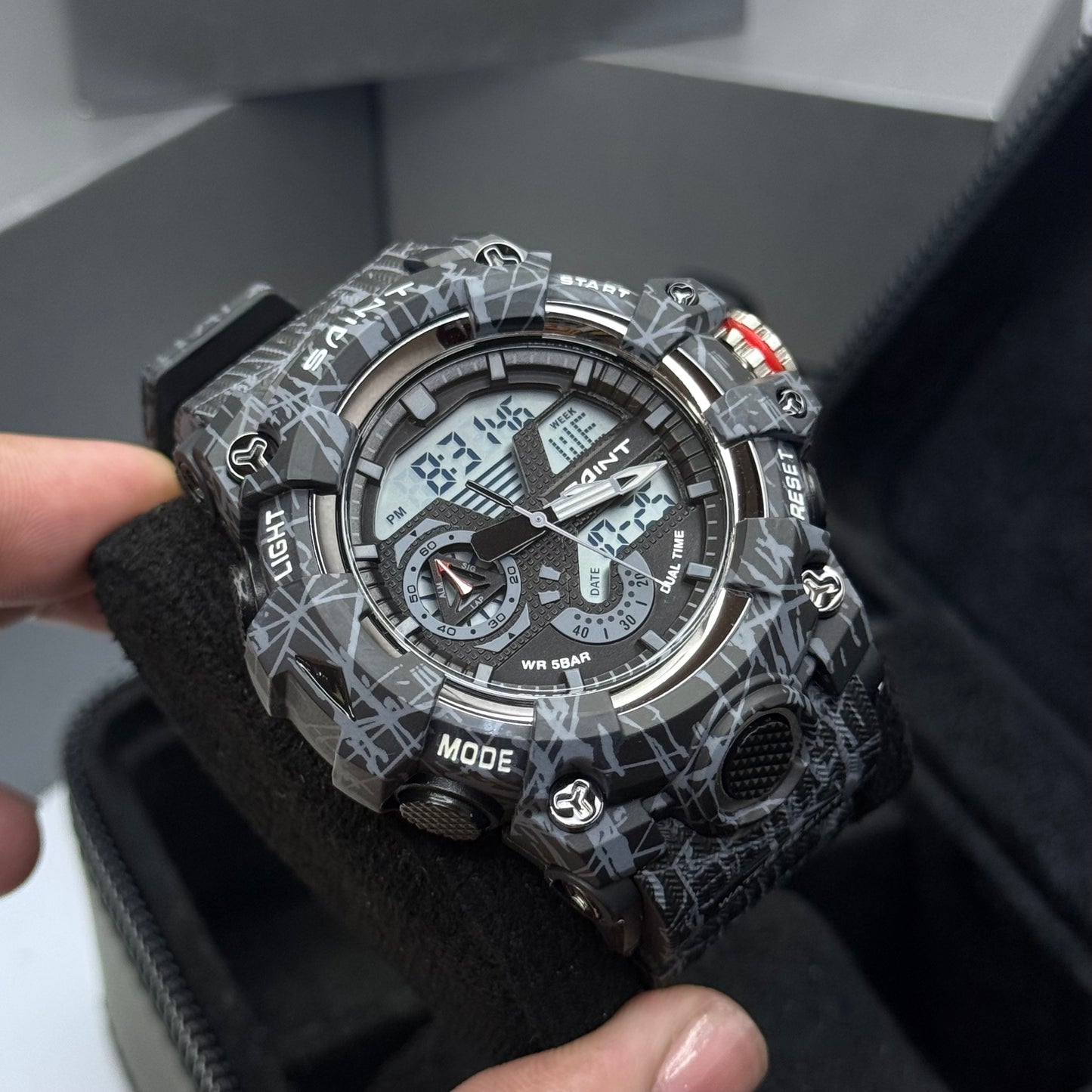SAINT X G-SHOCK SUMERGIBLE HOMBRE REF-8008-NA