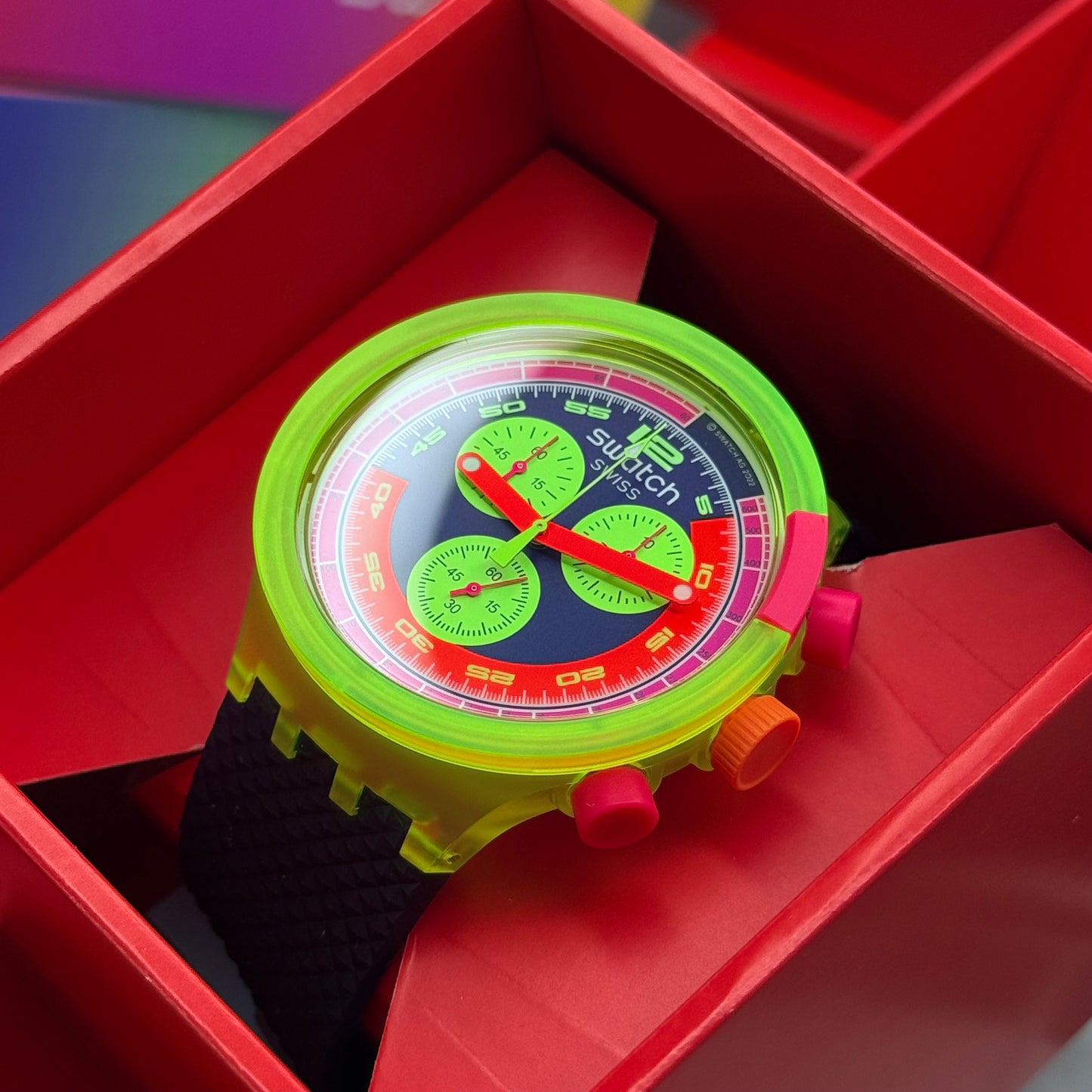 SWATCH ORIGINAL LUXURY NEON JELLY PARA HOMBRE REF SR936SW-NV