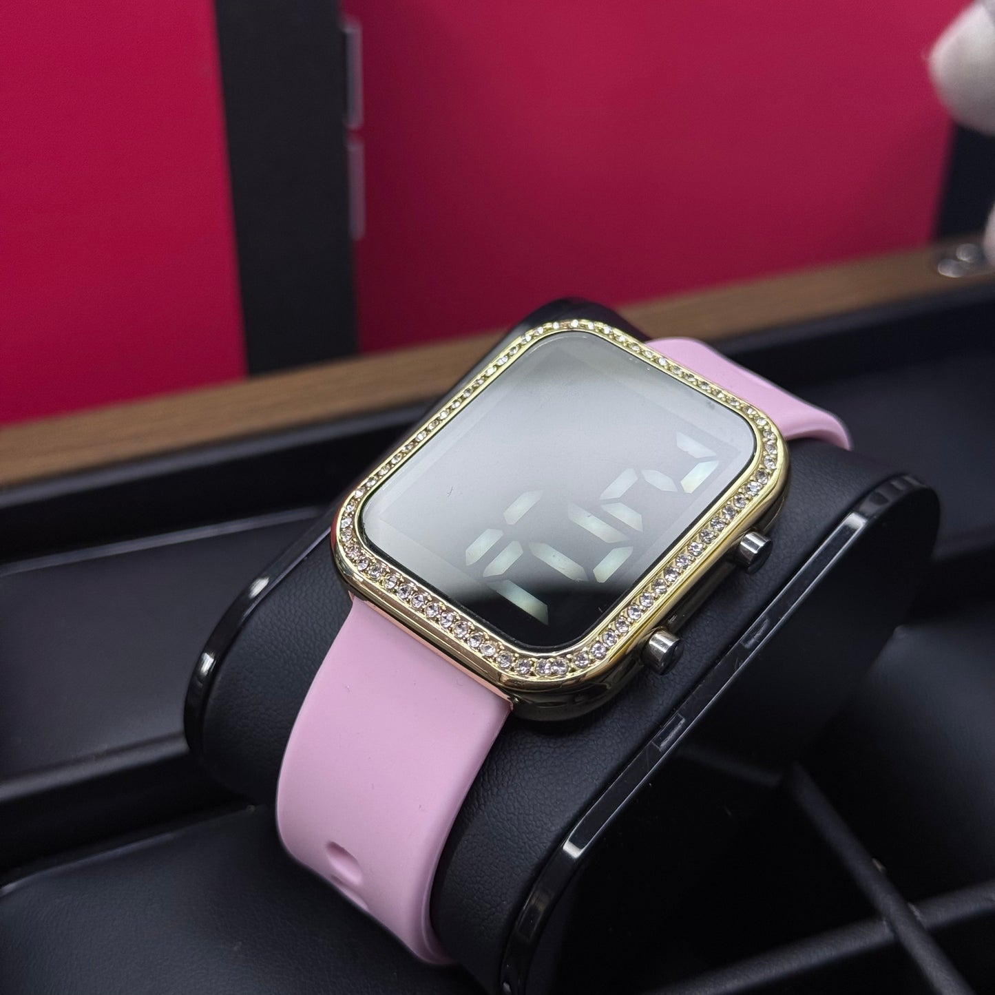 RELOJ DIGITAL ESTILO CUBANO PARA DAMA REF-RDN