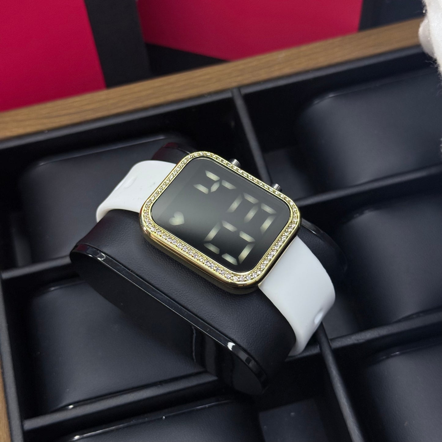 RELOJ DIGITAL ESTILO CUBANO PARA DAMA REF-BDN